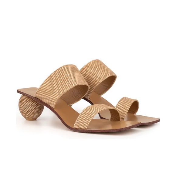 Womens Sandals size 7; Torgeis Yara Orb Kitten Heel; Beige Woven SOLD OUT VHTF - Picture 1 of 6